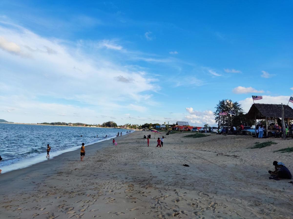 Ayuni Homestay Kuala Besut Terengganu Ngoại thất bức ảnh