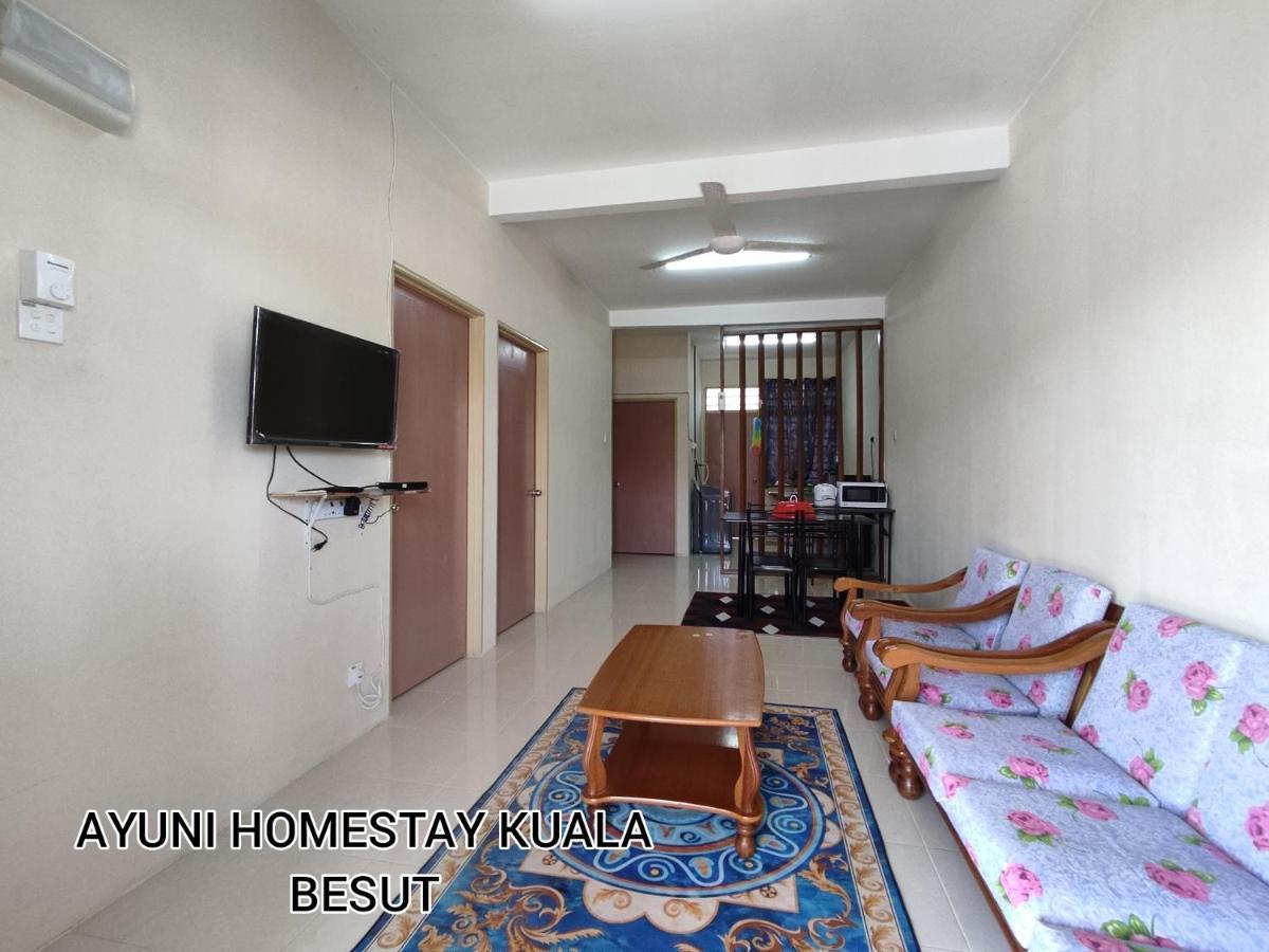 Ayuni Homestay Kuala Besut Terengganu Ngoại thất bức ảnh